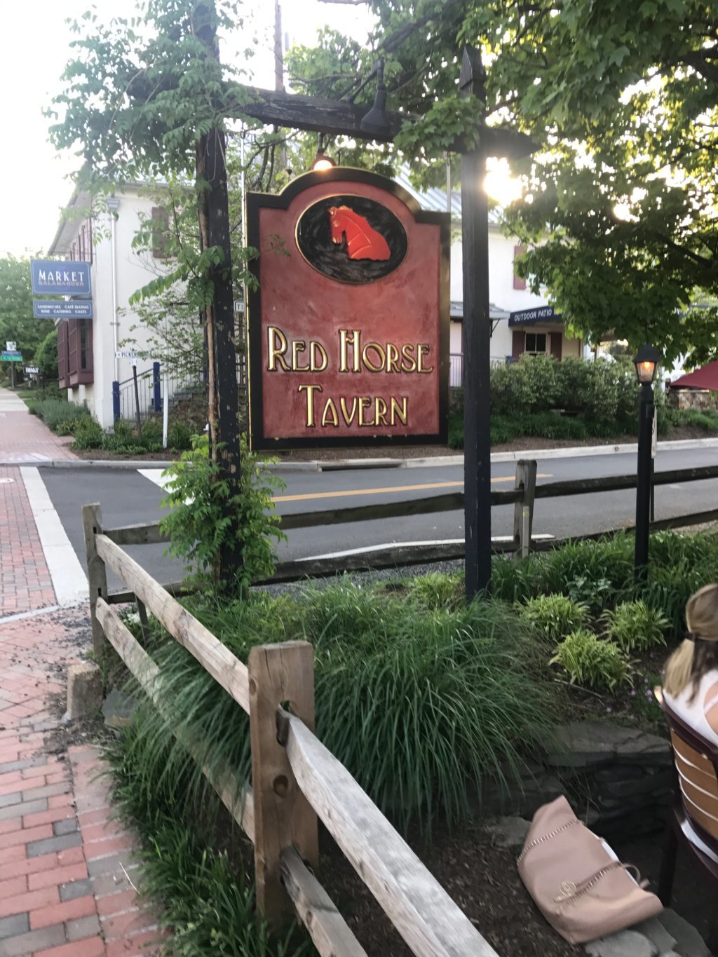 Red Horse Tavern